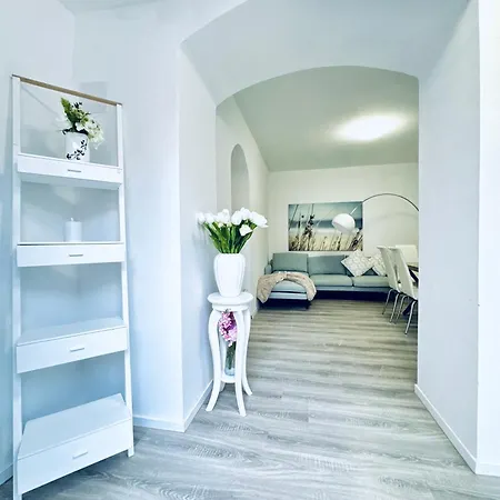 Διαμέρισμα 2br & Lr With Terrace, Close To Museum Gugging